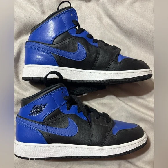 Jordan Black and Blue Sneakers - Picture 1 of 4